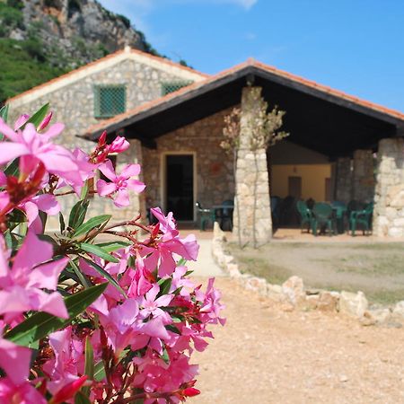 Punto Di Ristoro Uttolo Bed & Breakfast Baunei Luaran gambar