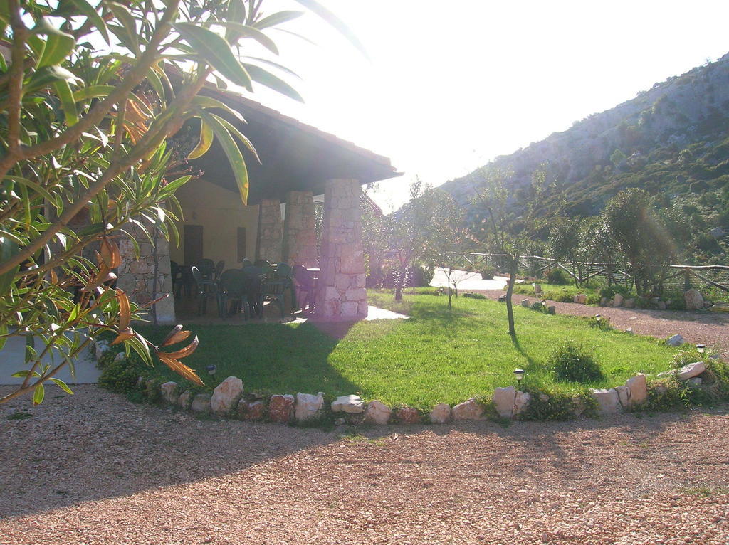Punto Di Ristoro Uttolo Bed & Breakfast Baunei Luaran gambar