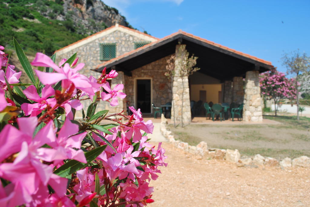 Punto Di Ristoro Uttolo Bed & Breakfast Baunei Luaran gambar